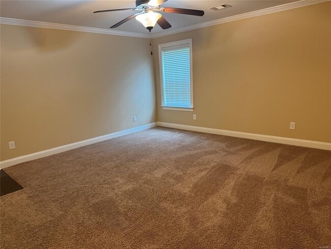 Building Photo - 436 Sydney Dr N