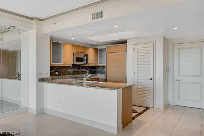 Building Photo - 322 E Karen Ave