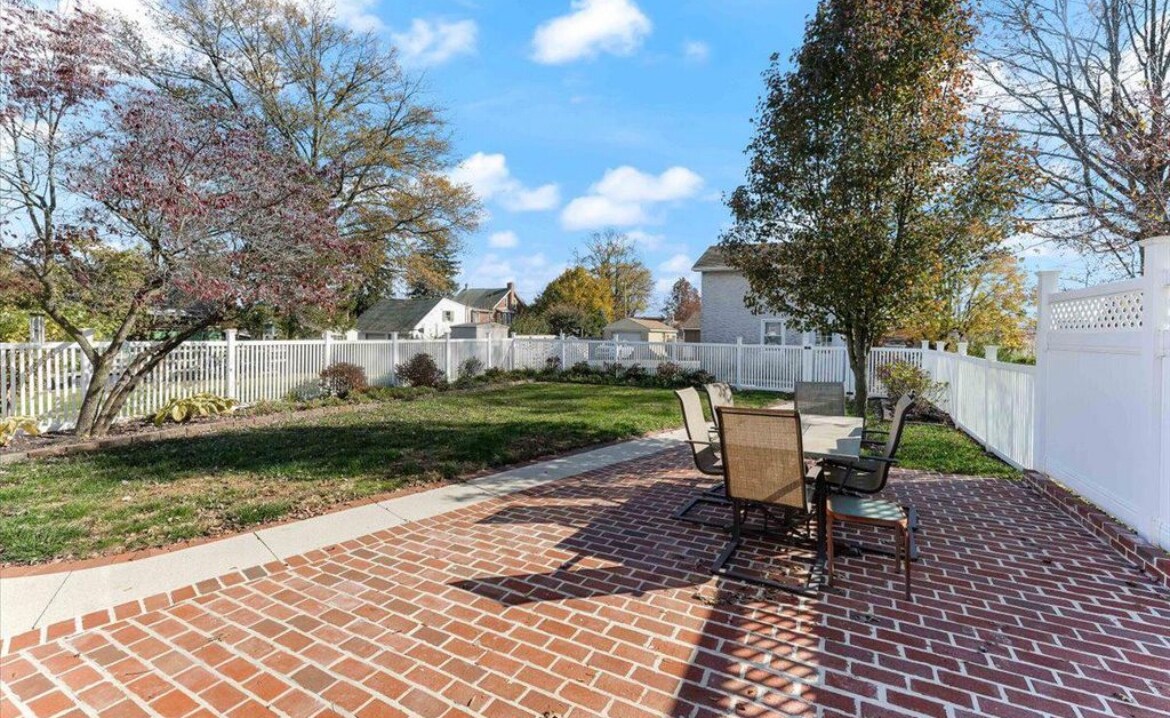 Building Photo - 326 Walnut St