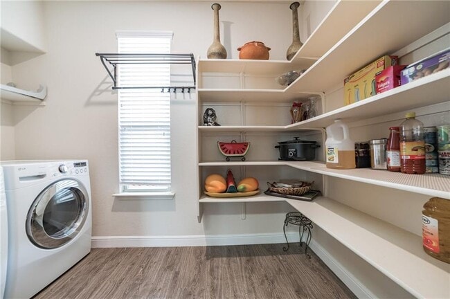 Building Photo - 308 Potters Peak Way