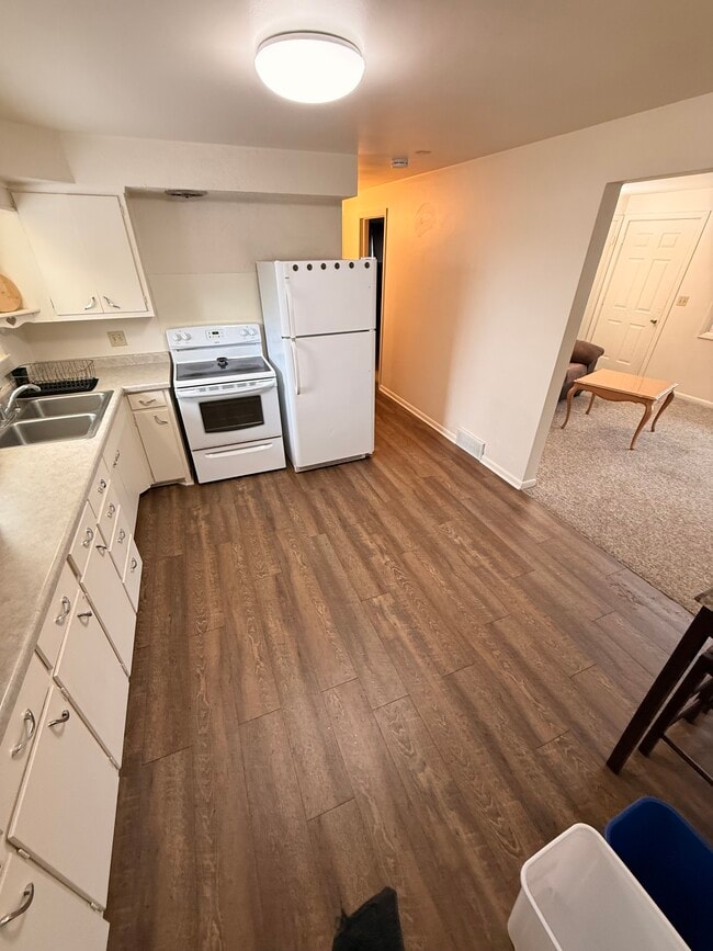 Building Photo - 310 Poplar St