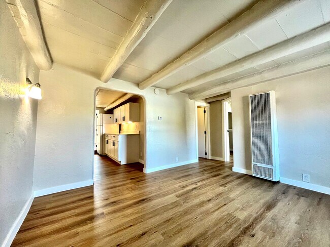 Building Photo - 422 Towner Ave NW