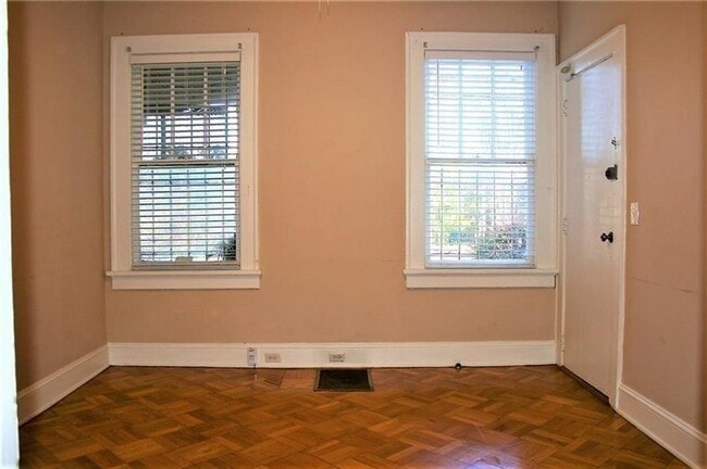 Building Photo - 505 8th St NE