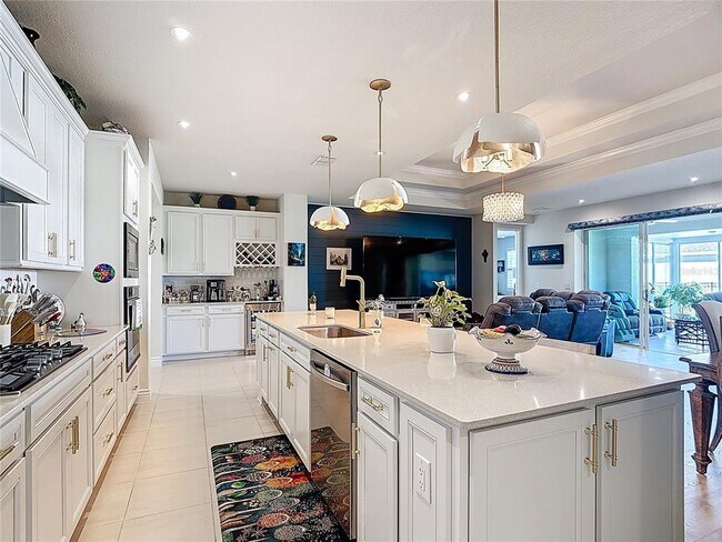 Building Photo - 6485 Shimmering Shrs Ln