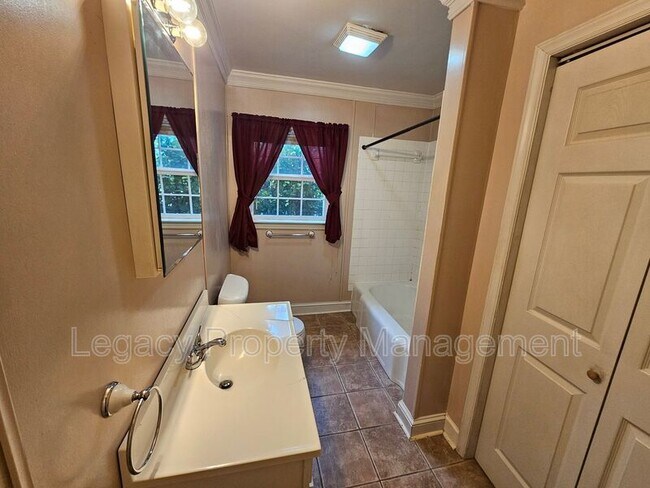 Building Photo - 1425 Union Cross Rd