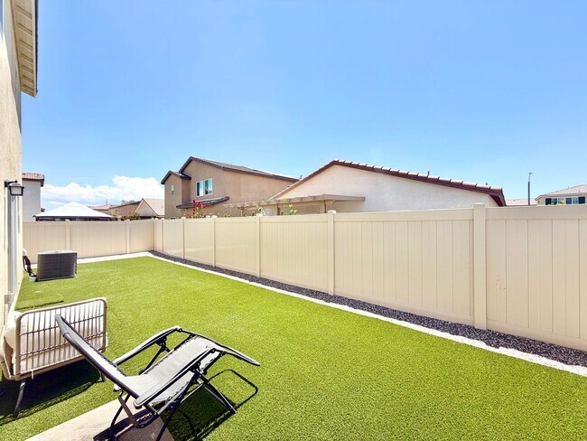 Building Photo - 30607 Cyclone Ave