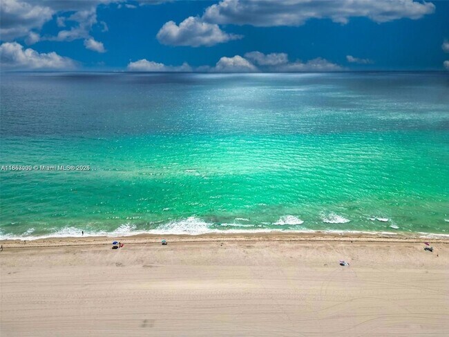 Building Photo - 300 Oregon St