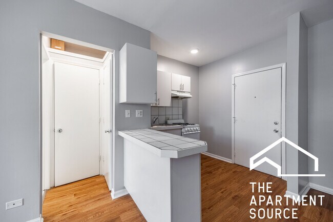 Building Photo - 4031 N Kenmore Ave