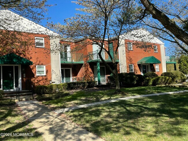 Building Photo - 65 Cedar Ave