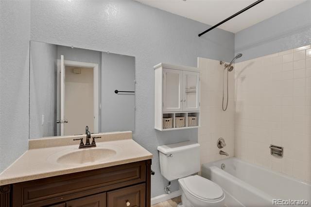 Building Photo - 3060 Avondale Dr