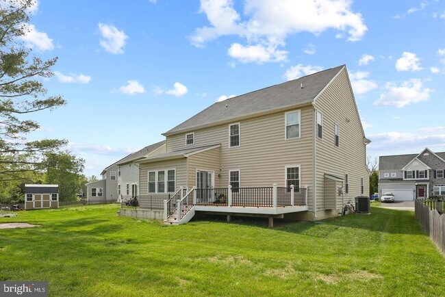 Building Photo - 5 Taylors Hl Wy