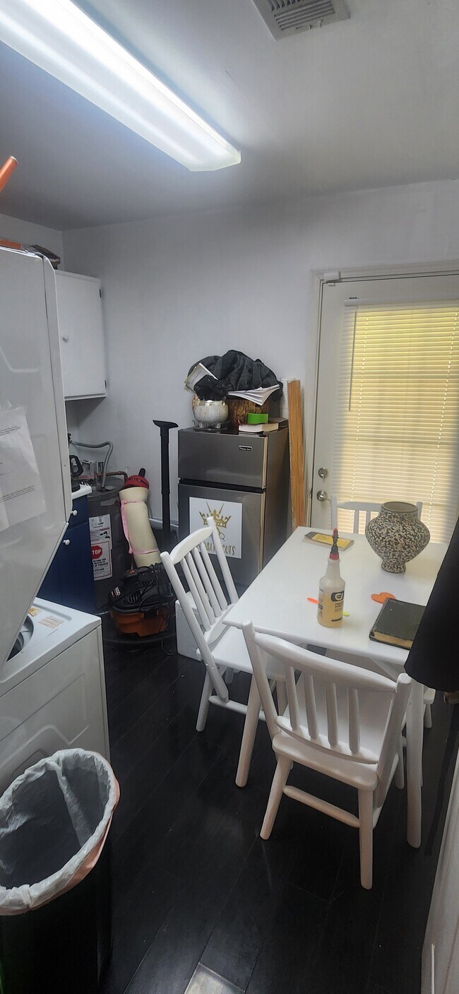 Building Photo - 526 Girod St