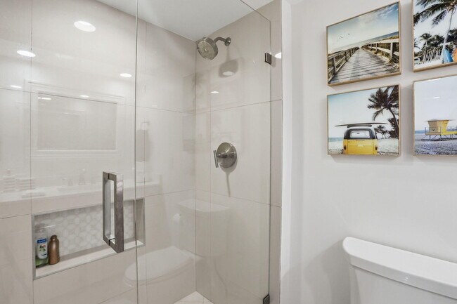 Building Photo - 3210 S Ocean Blvd