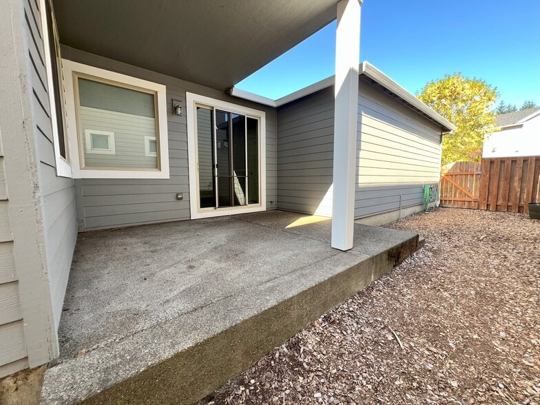 Building Photo - 3075 Flame Tree Ln NW