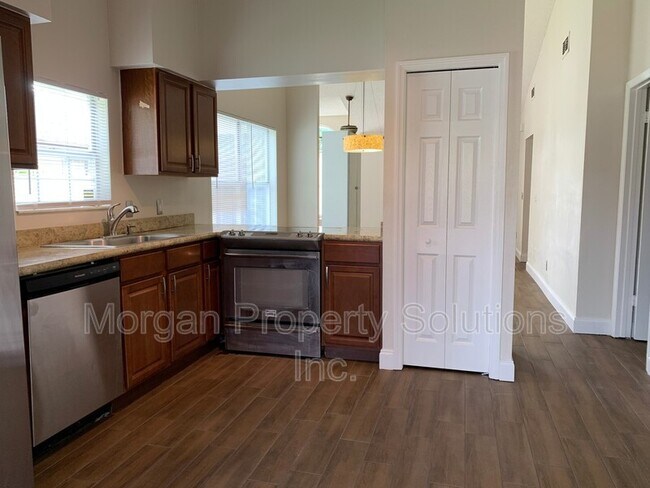 Building Photo - 9981 Triple Crown Cir