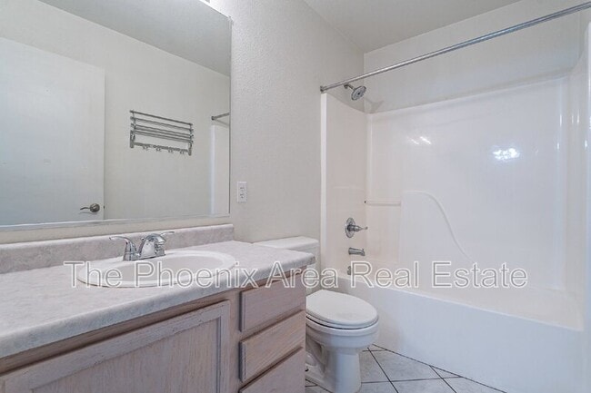 Building Photo - 663 S Colonial Ct