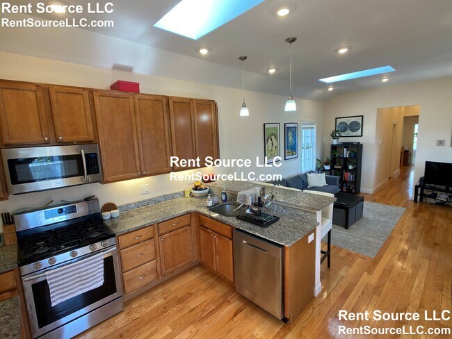 Building Photo - 14 Flint St