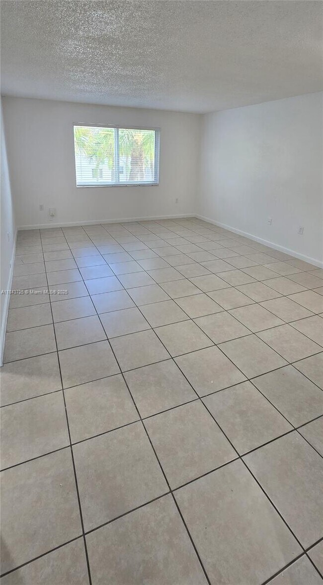 Building Photo - 10820 SW 200th Dr