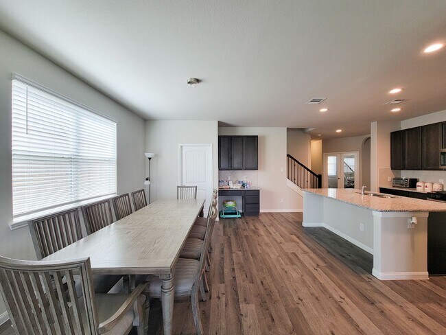Building Photo - THIS THREE BED, FOUR BATH, CANAL FRONT HOM...