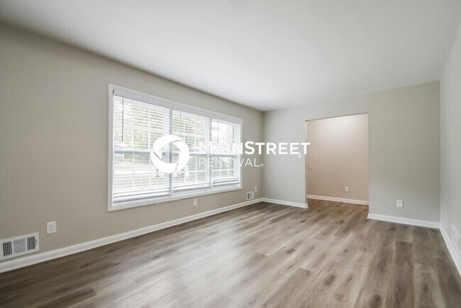 Building Photo - 4 Bedroom Pet-Friendly Home in Decatur, GA with Main Street Renewal