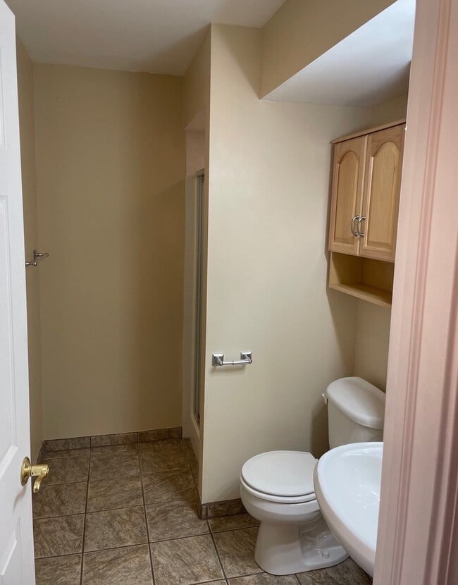 Building Photo - 1523 Golden Oak Dr