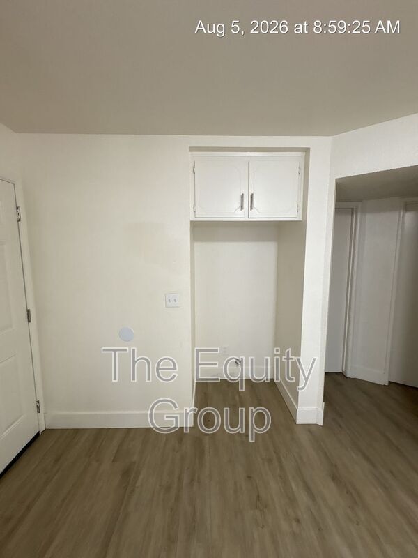 Building Photo - 2113 W Inyo Ave