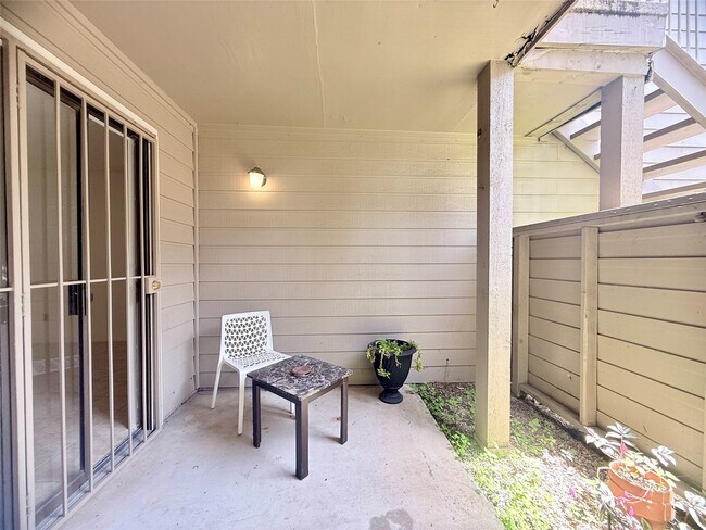 Building Photo - 6701 Sands Point Dr