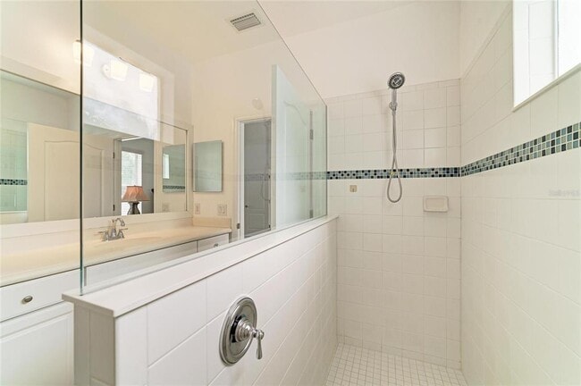 Building Photo - 4650 Woodbrook Dr