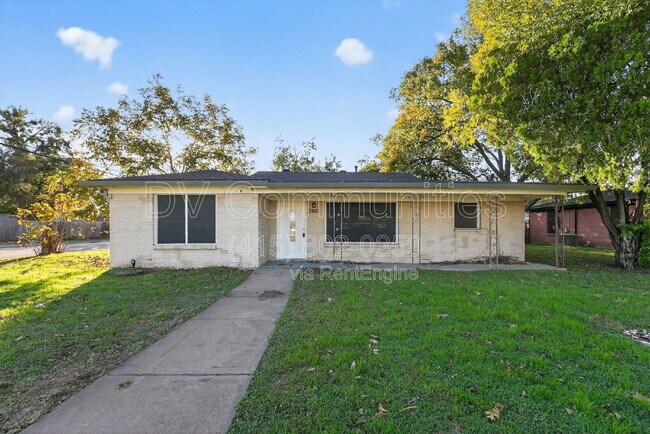 Building Photo - 3901 Dakota Trail