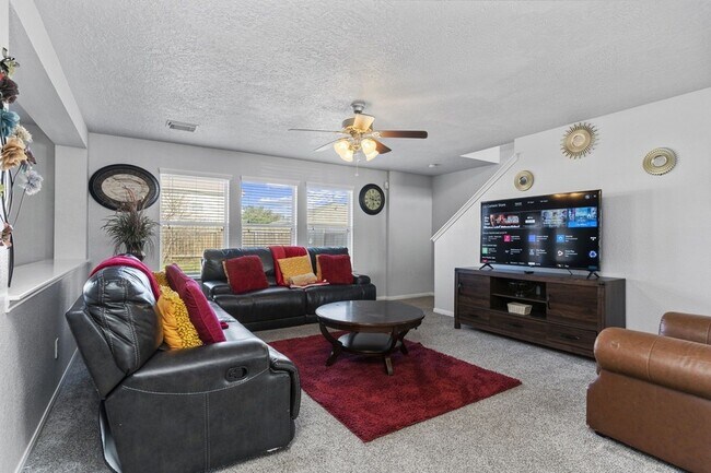 Building Photo - 29326 Legends Green Dr