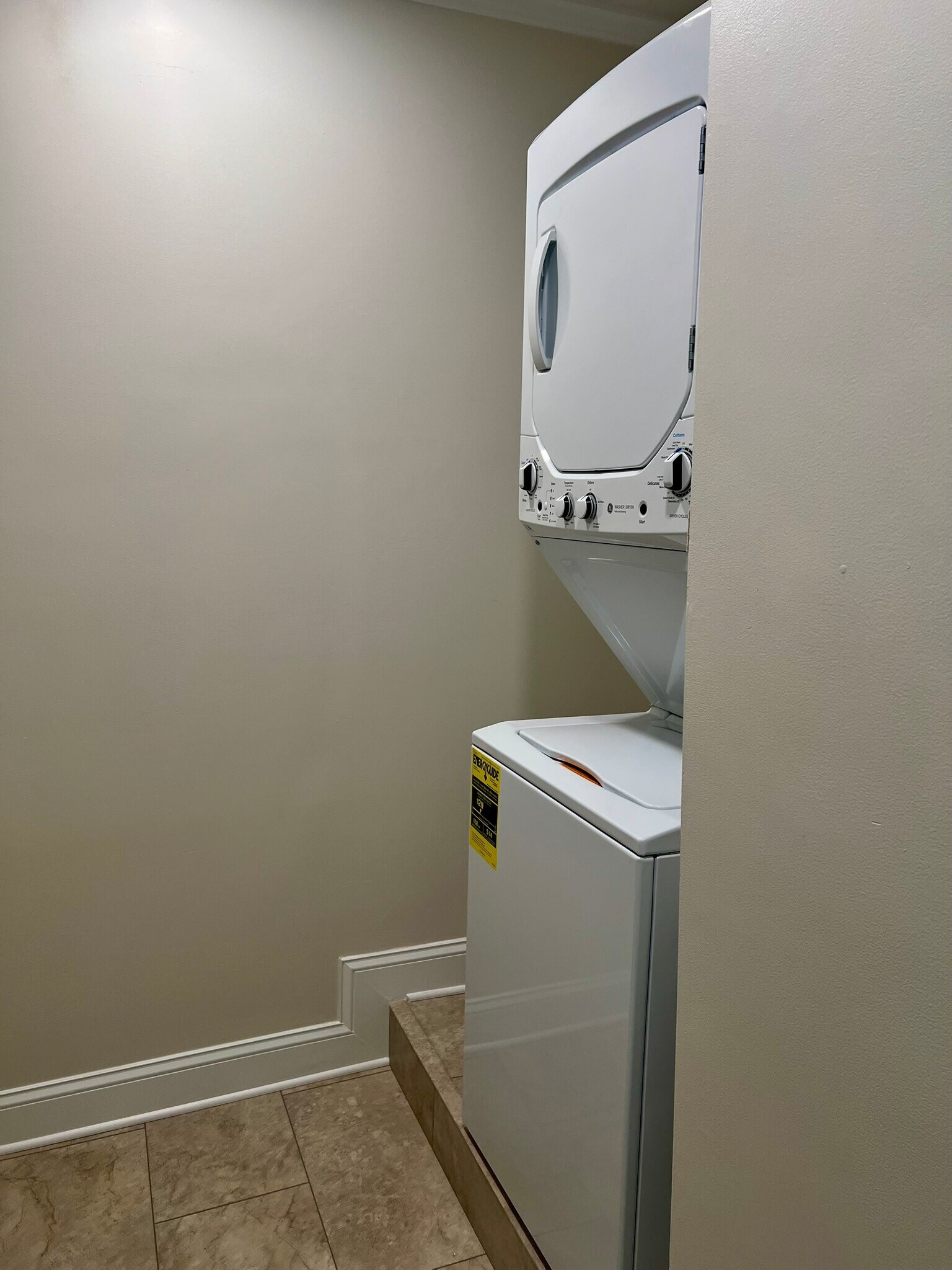 Building Photo - 3880 Peakland Pl