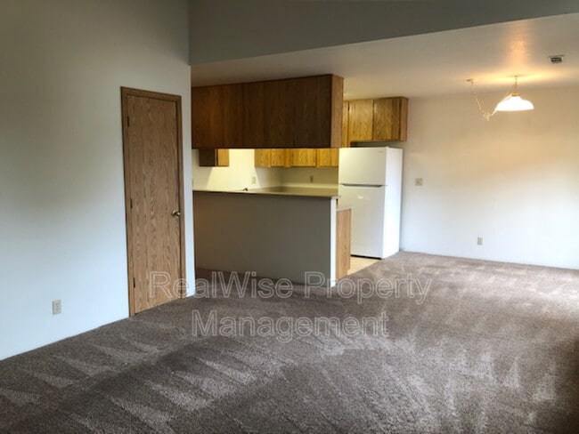 Building Photo - 475 Scenic Dr