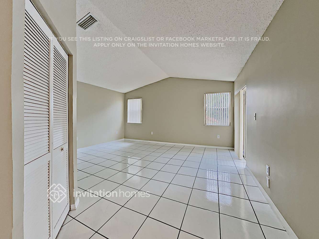 Building Photo - 4500 SW 154th Pl