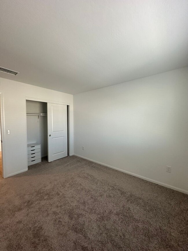 Building Photo - Beautiful Las Vegas Home!