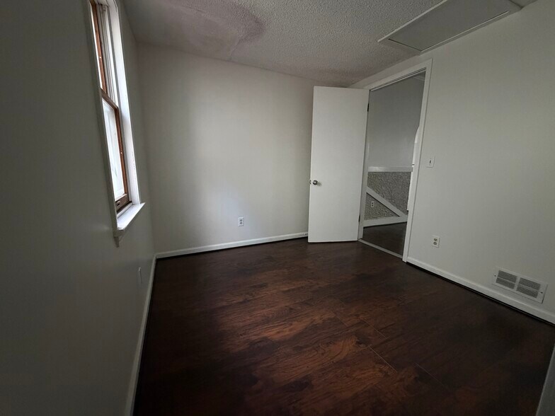 Building Photo - 237 Tremont St