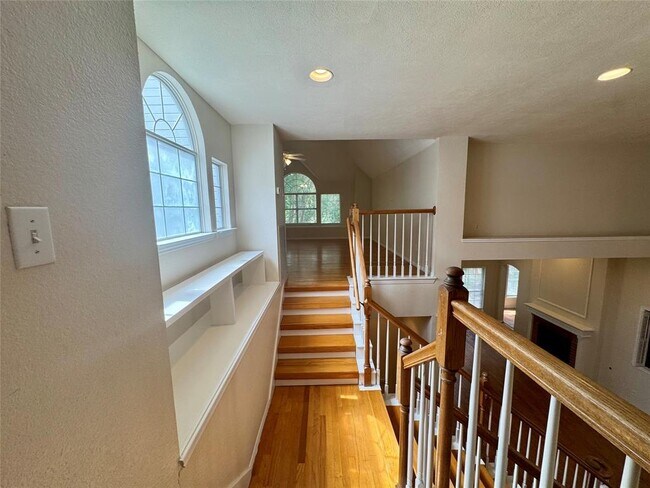 Building Photo - 10813 Redmond Rd