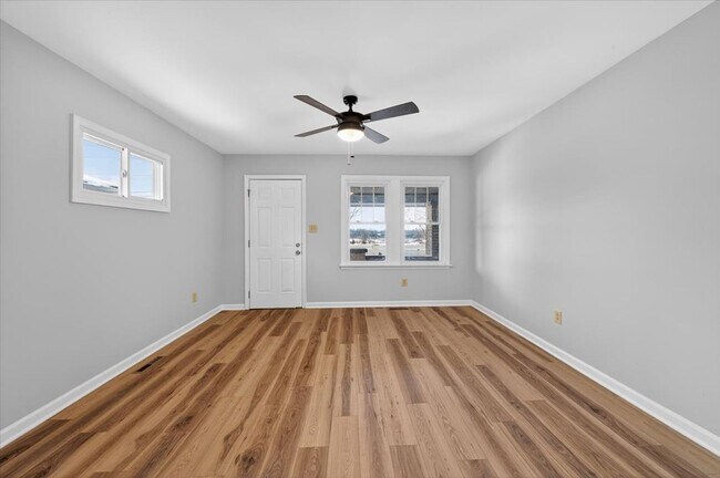 Building Photo - 533-533 N Sherman Dr