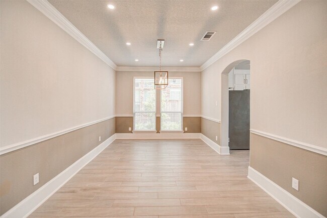 Building Photo - 67 Springtime Creek Dr