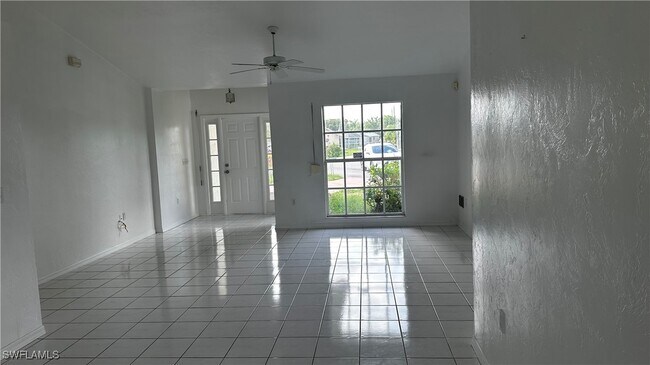 Building Photo - 701 Arianne Ct
