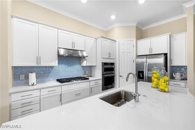 Building Photo - 9799 Everglades Dr