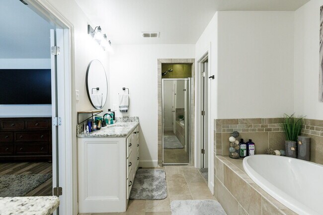 Building Photo - Luxury 4-Bedroom, 3-Bathroom Home in Kelsey Park – South Lubbock