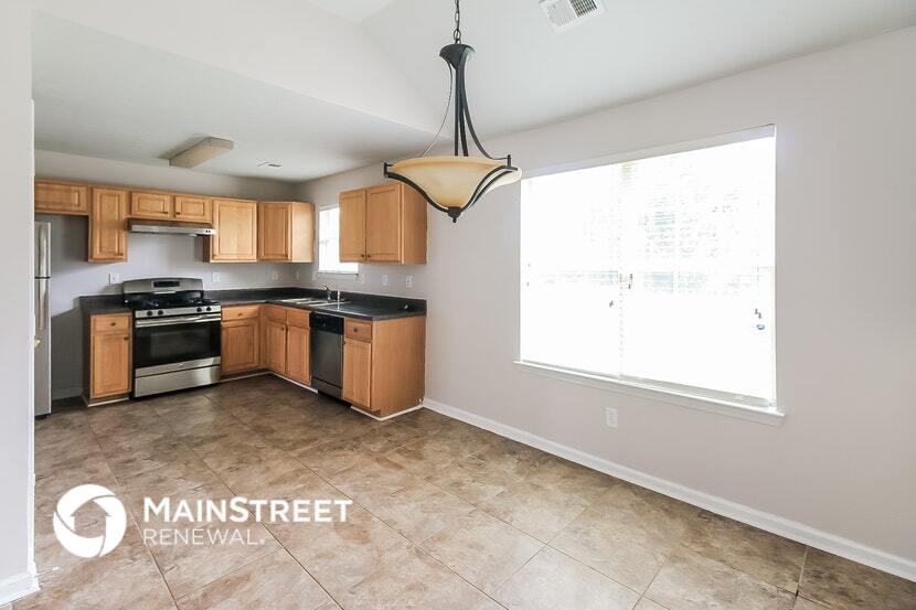 Building Photo - 2590 S Hills