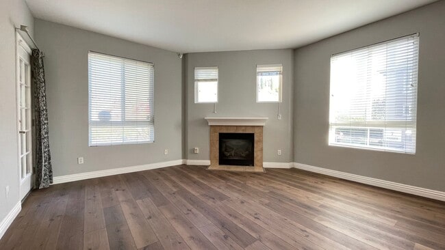 Building Photo - 3BD/3BA - Exclusive Townhome Living on Communication Hill: Modern Comfort Meets Scenic Views