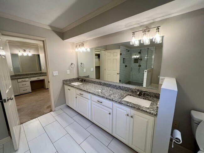 Building Photo - 1302 Honeywood Pl