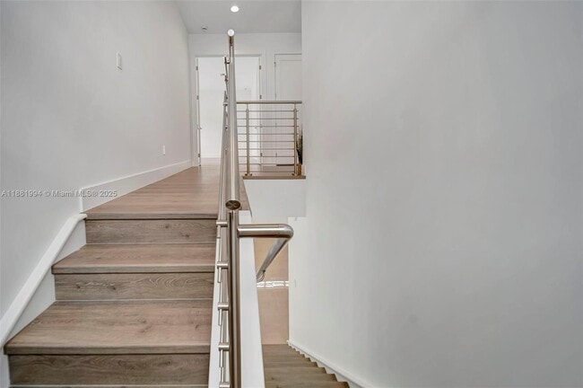 Building Photo - 1454 NW 23rd Ave