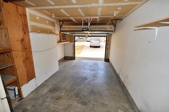 Building Photo - 2 bed 2 bath Hayden rancher duplex