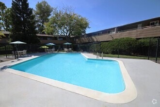 Pool - Sierra Gardens