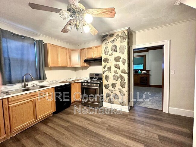 Building Photo - 4201 N 22nd St