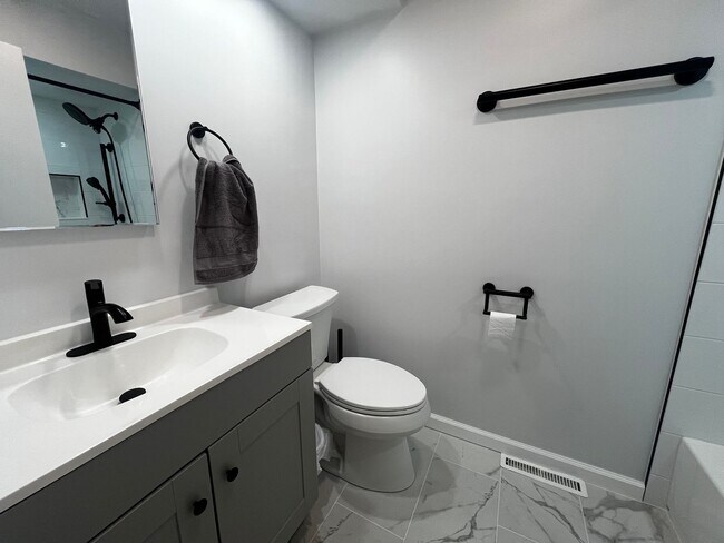 Building Photo - Available Now! 2-Bedroom, 2-Bath Condo in ...