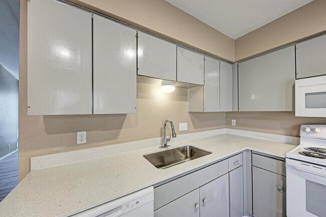 Building Photo - 1117 W Rundberg Ln